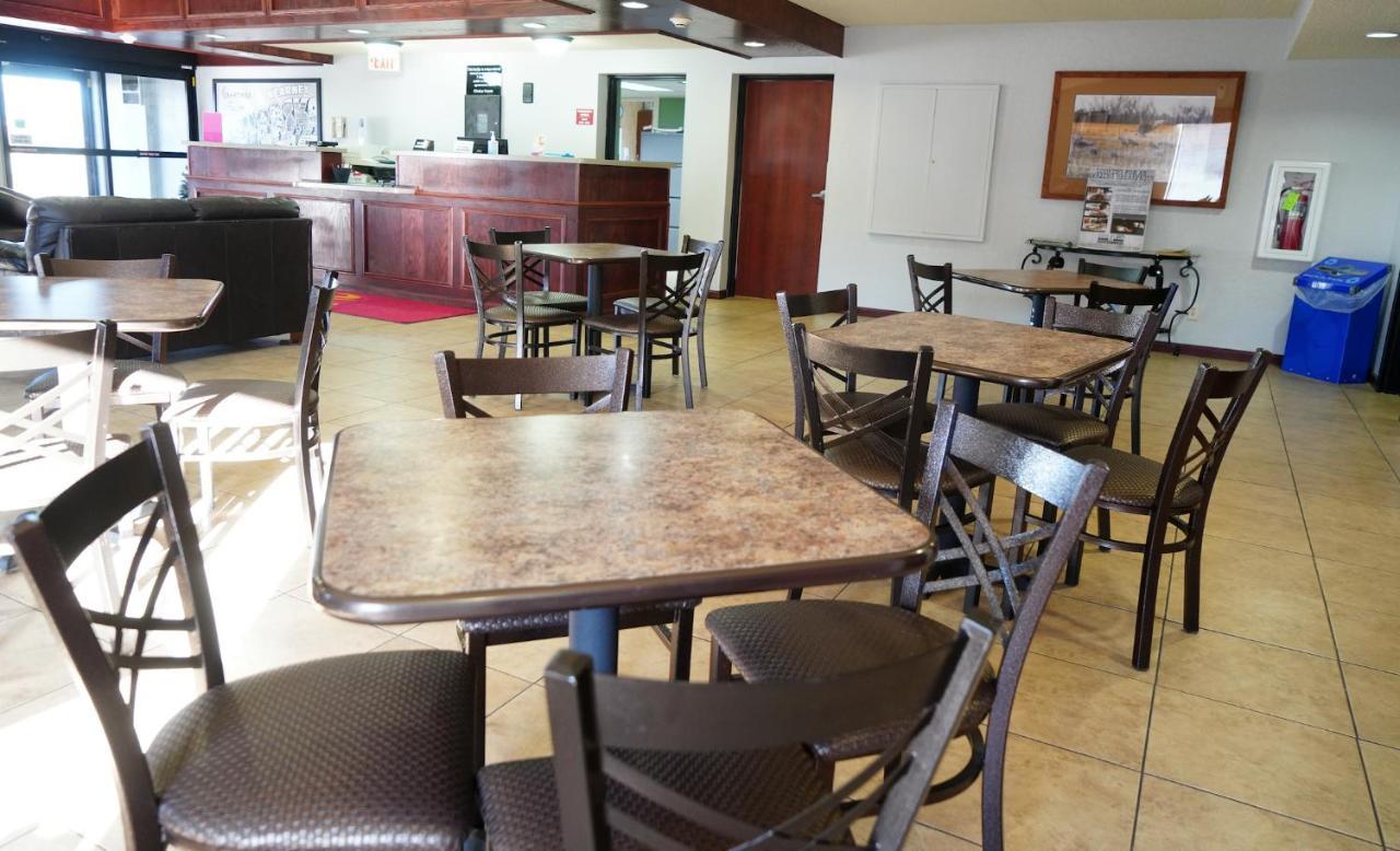 Econo Lodge Inn & Suites Kearney Extérieur photo
