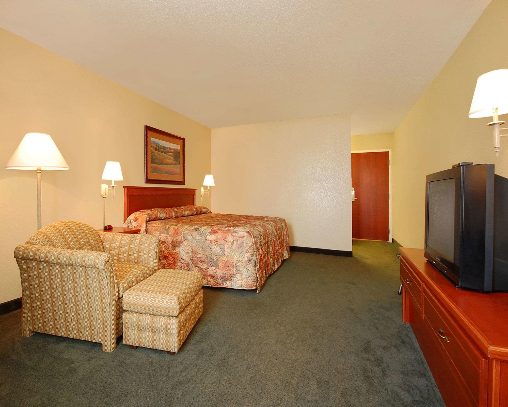 Econo Lodge Inn & Suites Kearney Extérieur photo